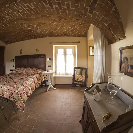 San Martino Langhe Фермерский дом *