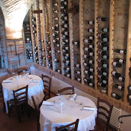 San Martino Langhe Фермерский дом Clavesana